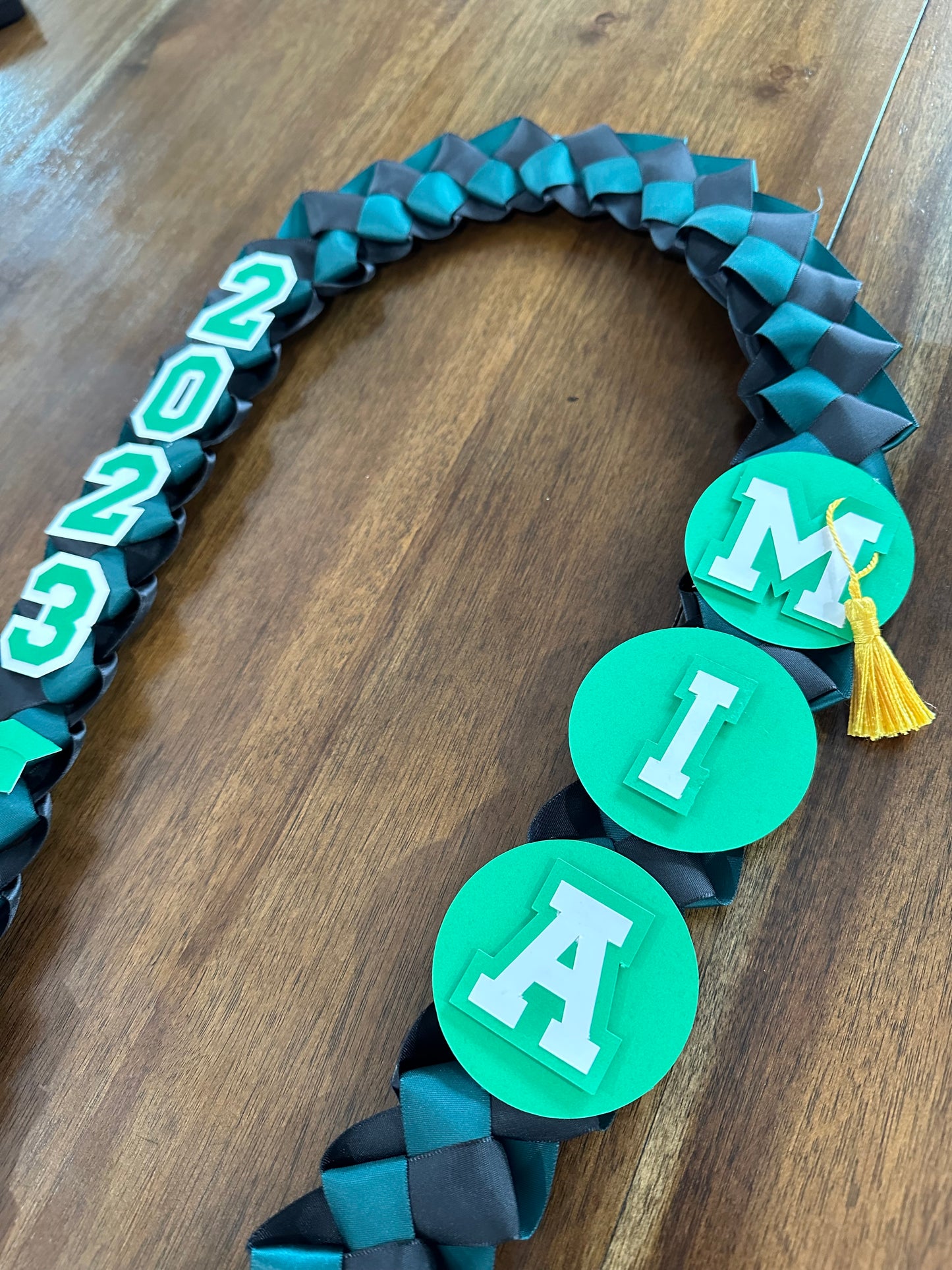 PERSONALIZED GRADUATION LEIS