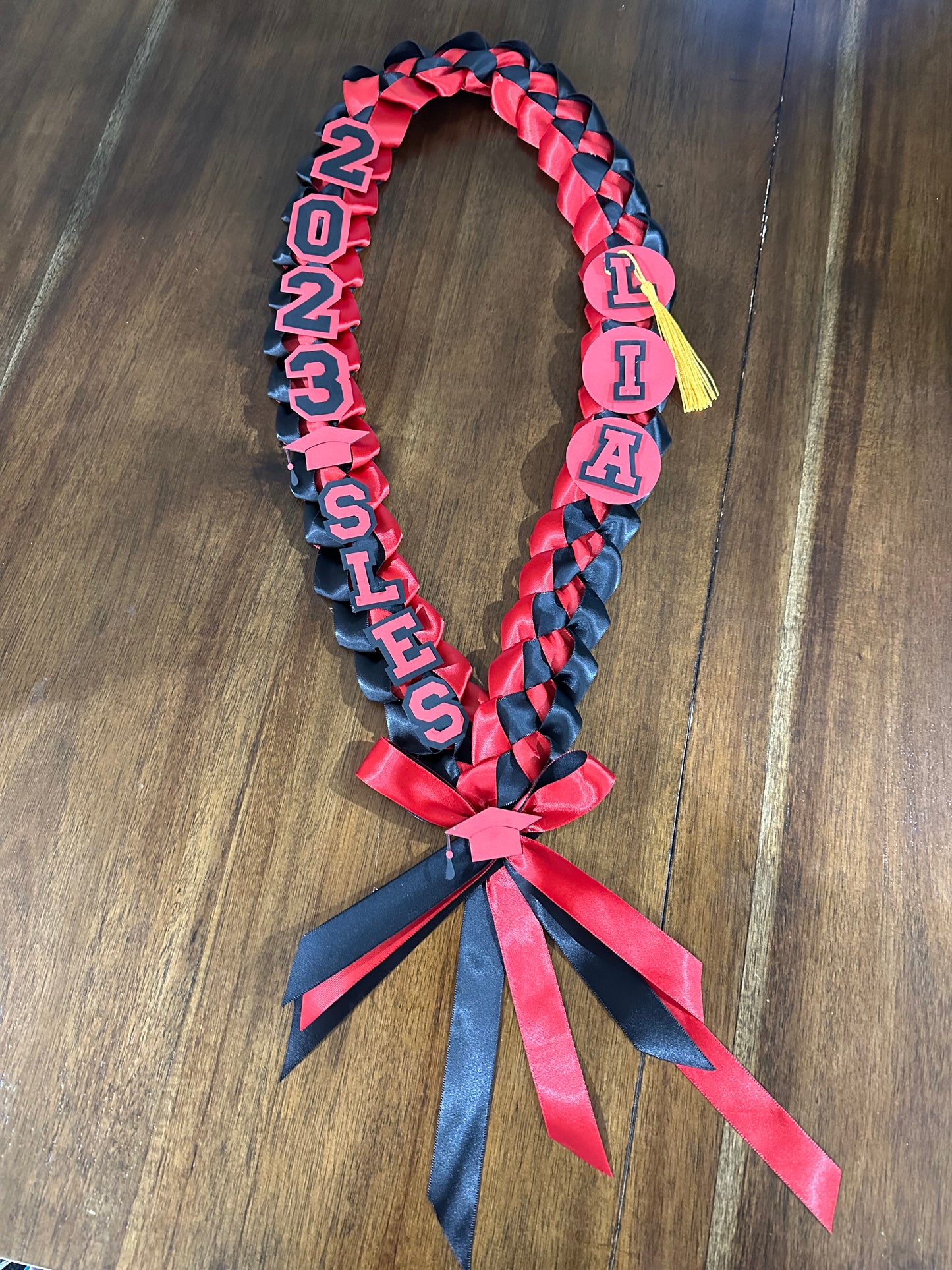 PERSONALIZED GRADUATION LEIS