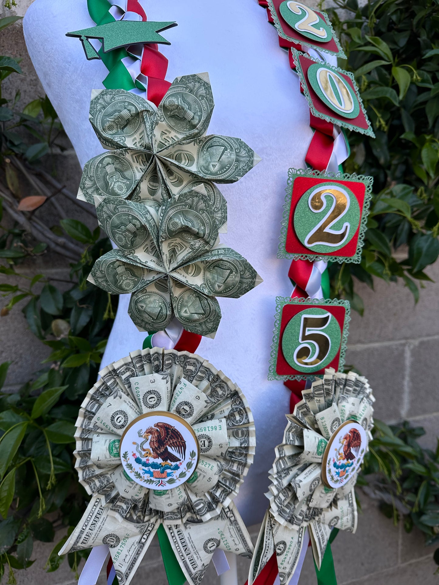 Country Money Graduation Lei