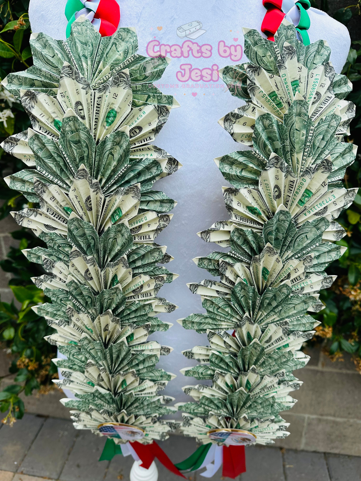 Extra Glamour Graduation Lei
