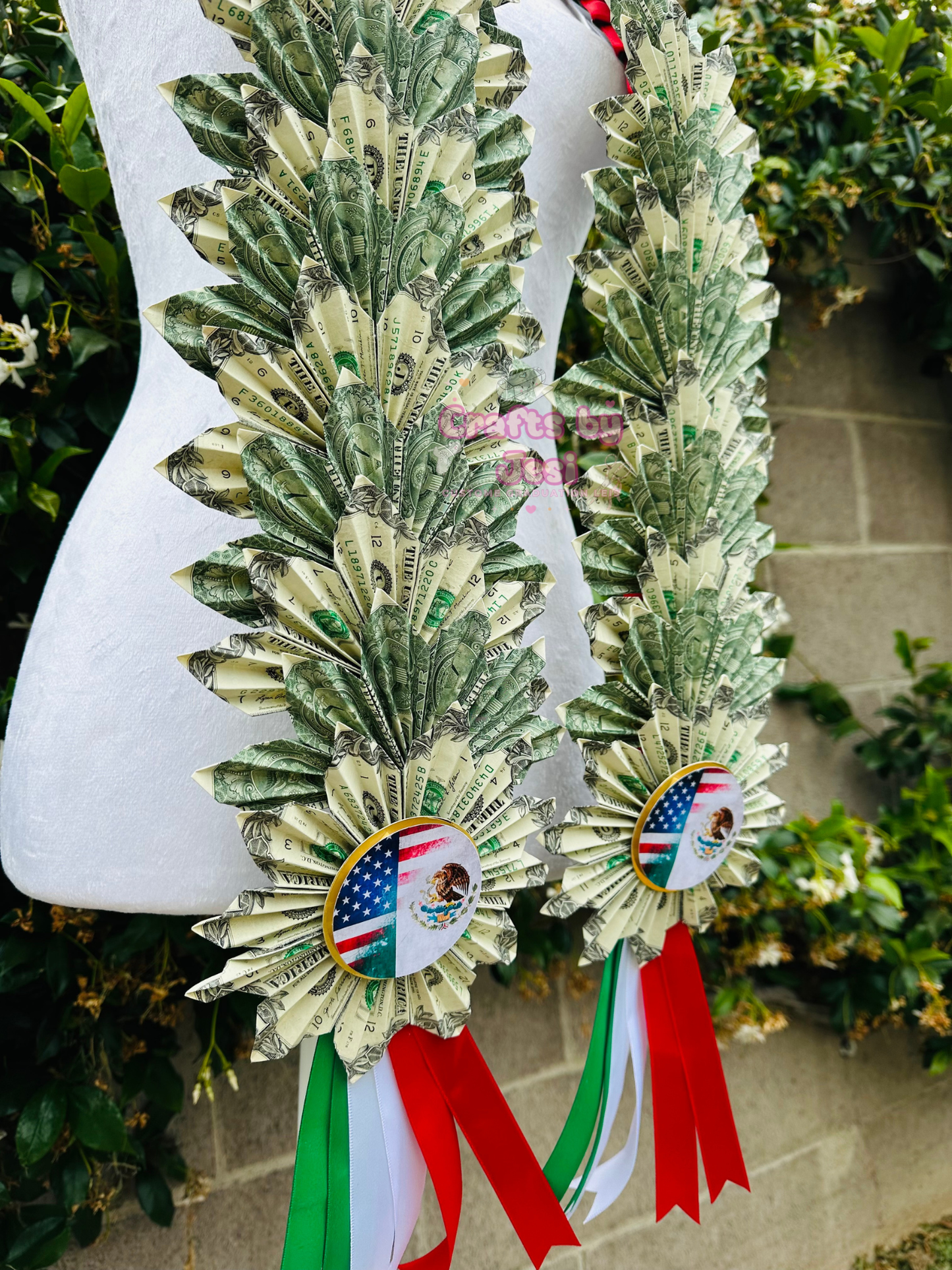 Extra Glamour Graduation Lei