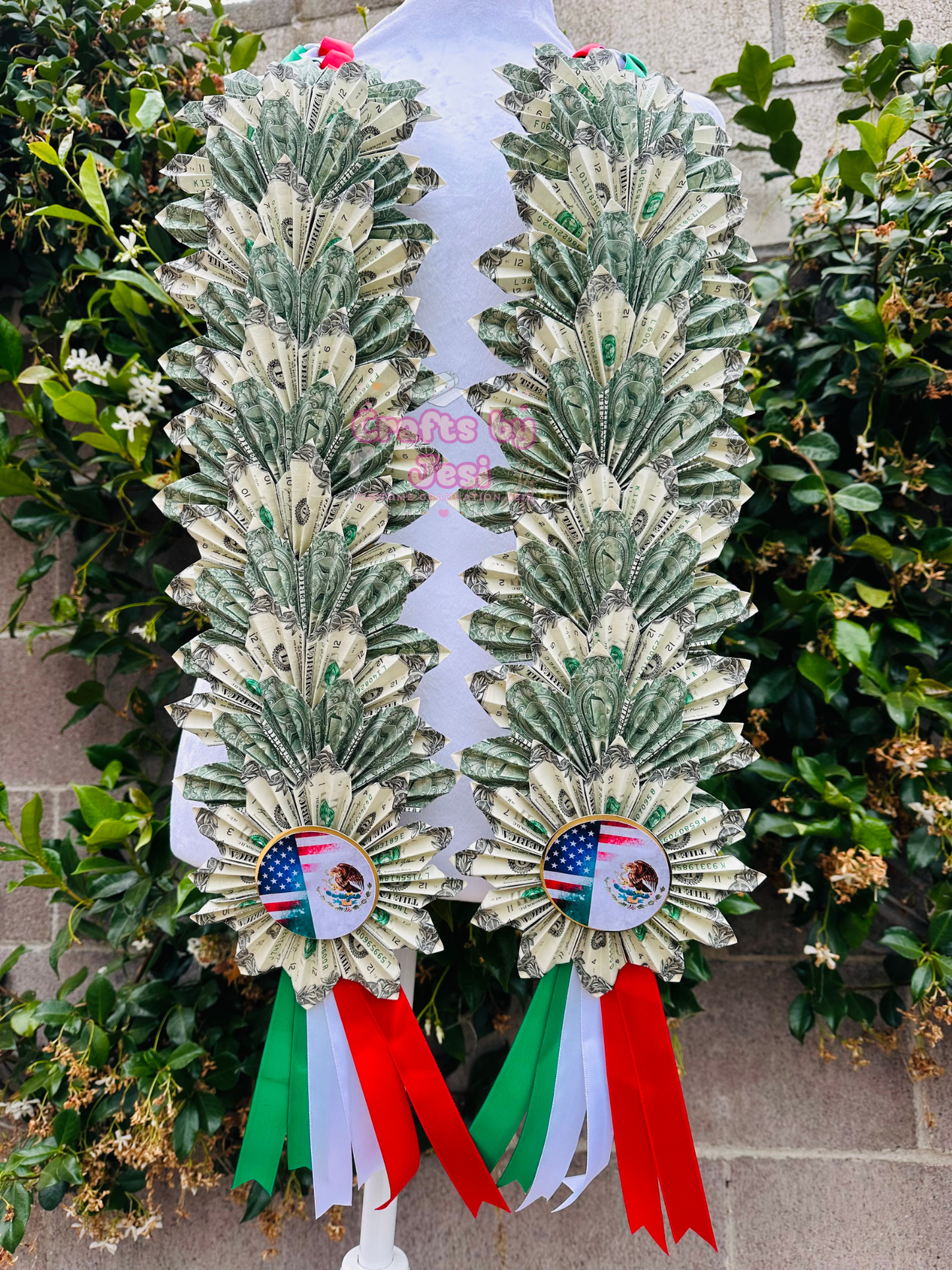 Extra Glamour Graduation Lei