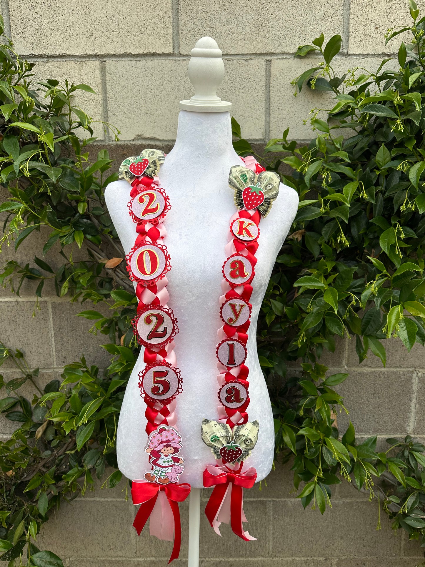 Strawberry Shortcake Graduation Lei
