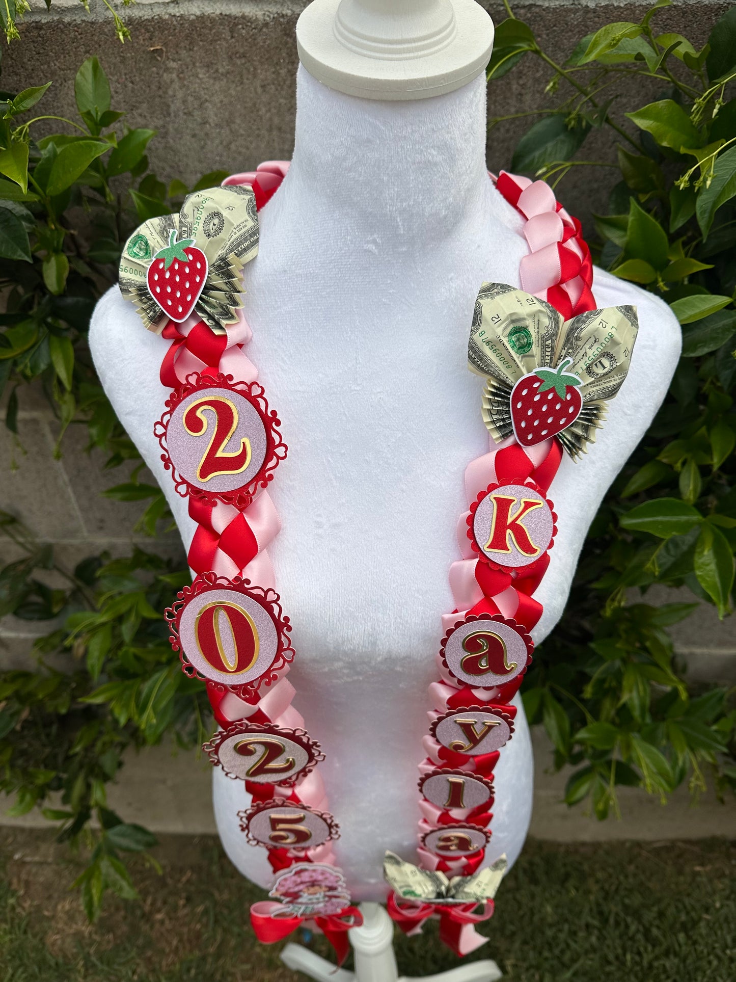 Strawberry Shortcake Graduation Lei