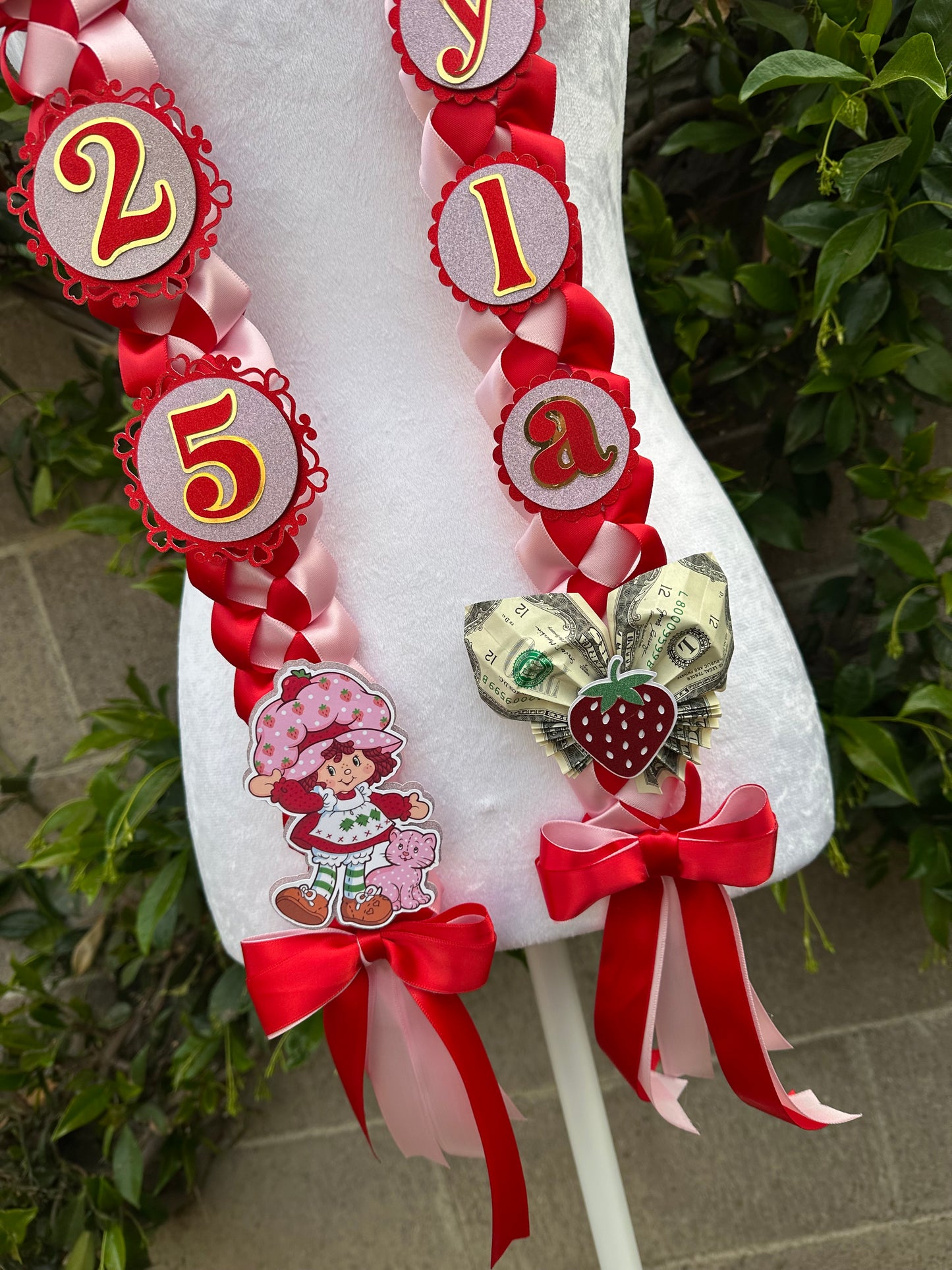 Strawberry Shortcake Graduation Lei