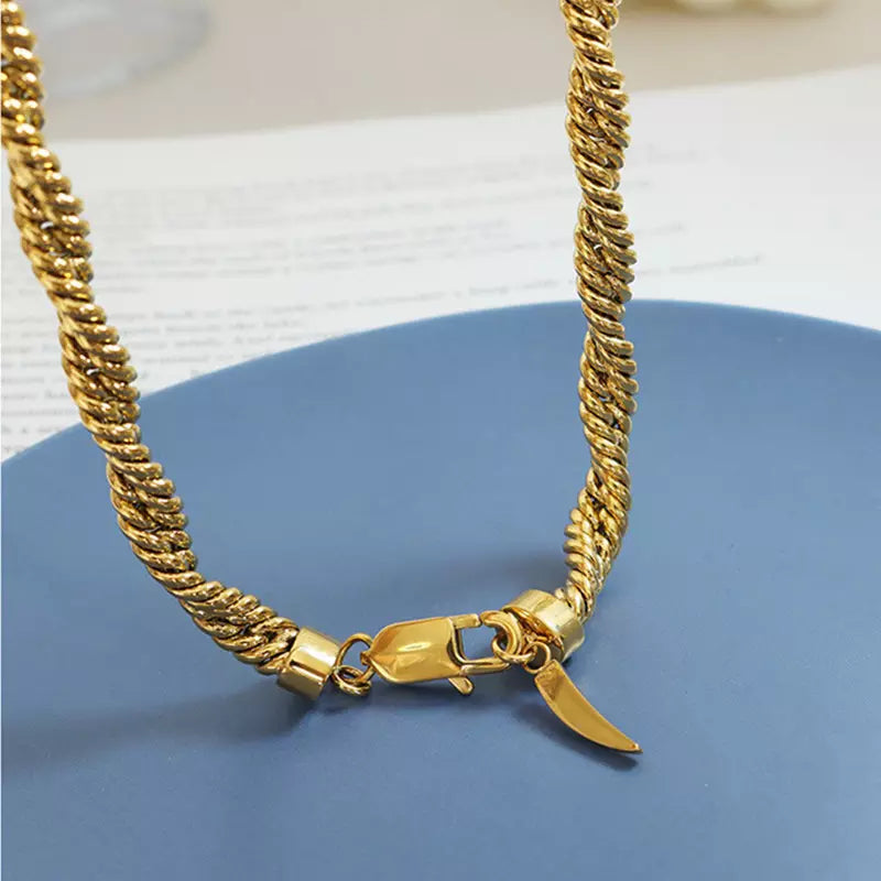 CHLOE NECKLACE